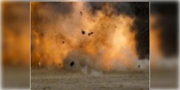 Read more about - Balochistan | আত্মঘাতী পাকিস্তান, বালোচিস্তানে বিদ্রোহীদের বোমা বিস্ফোরণে উড়লো পাক-সেনার কনভয়, নিহত ১৪