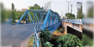 Read more about - Kolkata: জিরাট সেতুর সংস্কার চেয়ে সেচ দপ্তরকে চিঠি দিল লালবাজার