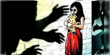 Read more about - Alipurduar | দ্বিতীয় শ্রেণির শিশুকন্যাকে গণধর্ষণ করে খুন! প্রমাণ লোপাটে পুড়িয়ে দেওয়া হয় দেহও