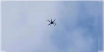 Read more about - Drone | কলকাতার পর এবার গঙ্গাসাগর, ঝড় জল উপেক্ষা করে অচেনা ড্রোন উড়ছে আকাশে!