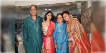 Read more about - মহাষ্টমীতে মুম্বইয়ের দুর্গাপুজো উদযাপনে দেখা মিললো তিন অভিনেত্রী তনুজা-কাজল-তানিশা