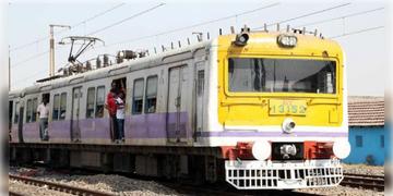 Read more about - Railway | বারুইপুর-ডায়মন্ড হারবার শাখার রেলযাত্রীদের জন্য সুখবর! আর হবে না ওভারহেড-ভোল্টেজ সমস্যা!