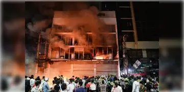 Read more about - Bangladesh | প্রথম আলো-ডেলি স্টারের কার্যালয় লুটের টাকায় টিভি-ফ্রিজ কিনল হামলাকারীরা!