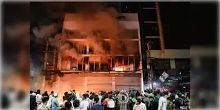 Read more about - Bangladesh | প্রথম আলো-ডেলি স্টারের কার্যালয় লুটের টাকায় টিভি-ফ্রিজ কিনল হামলাকারীরা!