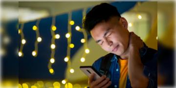 Read more about - Tech Neck Syndrome | সর্বক্ষণ ঘাড় গুঁজে মোবাইলের পর্দায় তাঁকিয়ে? এক্ষুণি অভ্যাস না বদলালে হতে পারে 'টেক-নেকে'র সমস্যা!