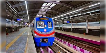 Read more about - Kolkata Metro | বর্ষবরণের রাতে অতিরিক্ত মেট্রো চলবে মহানগরীতে! জানুন সময়সূচি