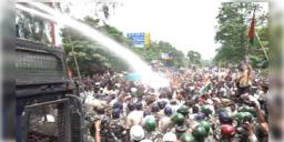 Read more about - Jharkhand | পড়ুয়াদের ঝাড়খণ্ড বিধানসভা অভিযানে তুলকালাম! জলকামান-লাঠিচার্জ পুলিশের! CID-র হাতে গ্রেপ্তার প্রাক্তন PSC চেয়ারম্যান!