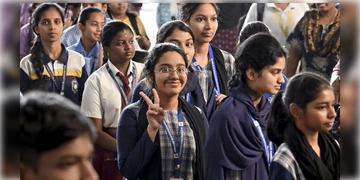 Read more about - ICSE-ISC | প্রকাশ হলো  ICSE দশম ও ISC দ্বাদশ শ্রেণির ফল! ISC-তে দেশে প্রথম বাংলার মেয়ে! পাশের হারেও এগিয়ে মেয়েরা!