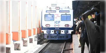 Read more about - AC Local Train | শিয়ালদহ–কল্যাণী এসি লোকাল চালু রেলের, একনজরে দেখে নিন টাইমটেবিল