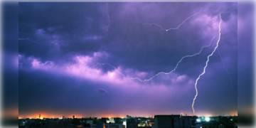 Read more about - মেঘের দল ঘনিয়ে আসছে শহরে, বজ্রবিদ্যুত সহ বৃষ্টির পূর্বাভাস কমবে তাপমাত্রা