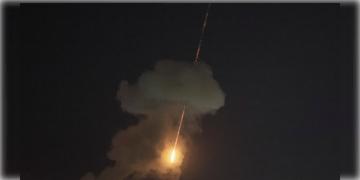 Read more about - Pakistan Army | সীমান্তে উত্তেজনা, ব্যালিস্টিক মিসাইল উৎক্ষেপণের মহড়া দিচ্ছে পাক-সেনা!