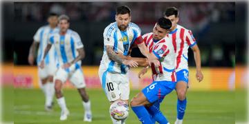 Read more about - FIFA World Cup | প্যারাগুয়ের বিরুদ্ধে হার বিশ্বচ্যাম্পিয়ন আর্জেন্টিনার! ফিফা বিশ্বকাপের বাছাই পর্বে ড্র ভেনেজুয়েলার ও ব্রাজিলের