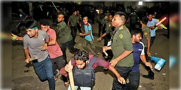 Read more about - Bangladesh Clash | চাকরির জাতীয়করণের দাবিতে আন্দোলনের জেরে উত্তপ্ত বাংলাদেশ! সংঘর্ষে আহত কমপক্ষে ৪০ থেকে ৫০ জন