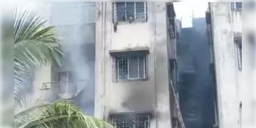 Read more about - Howrah Fire Accident | হাওড়ায় দাউ দাউ করে জ্বলছে আবাসন! অগ্নিকাণ্ডের জেরে ঝলসে মৃত ১, আহত একাধিক!