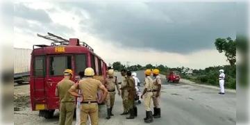 Read more about - ভয়াবহ কান্ড কামালগাজির কারখানায়, গ্যাস লিক করায় অসুস্থ হয়ে পড়েছে কারখানার কর্মীরা