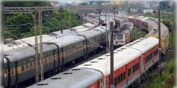 Read more about - North Bengal | সামনেই পুজো, শনিবার থেকে বাতিল উত্তরবঙ্গের ১১৩টি ট্রেন, সমস্যায় যাত্রীরা