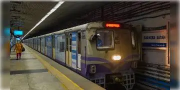 Read more about - যাত্রী না তুলেই ছুটল মেট্রো! মঙ্গলবার এই ঘটনা ঘটেছে ইস্ট-ওয়েস্ট মেট্রোর ফুলবাগান স্টেশনে