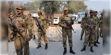 Read more about - CAPF Recruitment Scam | আধাসেনায় গিজগিজ করছে পাক নাগরিক থেকে বিদেশী ! নতুন দালাল চক্রের হদিশ মিললো ভারতে