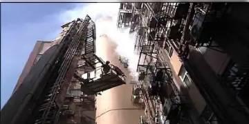 Read more about - পার্কস্ট্রিটে ভয়াবহ অগ্নিকান্ড, পৌঁছেছে ৯ টি ইঞ্জিন-সহ দমকল মন্ত্রী