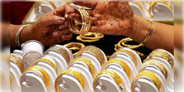 Read more about - Gold Rate | হু হু করে কমছে সোনার দাম, আজ শহর কলকাতায় হলুদ ধাতুর দর কত?