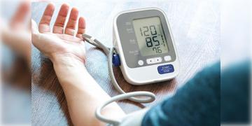 Read more about - High Blood Pressure | প্রেসার কমলেই ORS পান, প্রেসার বাড়লে কী করবেন? জানুন এই সহজ টিপস!