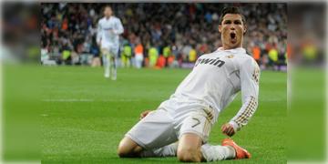 Read more about - Cristiano Ronaldo | টানা ২৪ বছর গোল! পেনাল্টি থেকে গোল করে নতুন বছরে রেকর্ড গড়লেন ক্রিস্তিয়ানো রোনাল্ডো