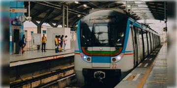 Read more about - Vande Metro Local | শীঘ্রই চালু হতে চলেছে বন্দে মেট্রো লোকাল! ২০২৭ সালে তৈরি হয়ে যাবে  ১২ কোচের এসি লোকাল ট্রেন! প্রথম পরিষেবা কোথায়?