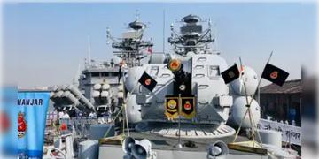 Read more about - Khidirpur | খিদিরপুর ডকে নোঙর করল সেই দুই যুদ্ধজাহাজ, ‘খঞ্জর’ এবং ‘কোরা’ কে দেখতে ভিড় জমাচ্ছে মানুষ