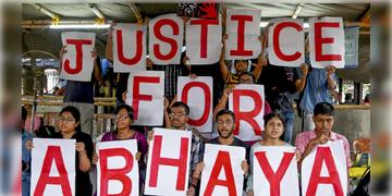 Read more about - Junior Doctor Protest | 'সিবিআইয়ের চার্জশিট মানি না'! কালীপুজোর আগে সিজিও কমপ্লেক্স ঘেরাওয়ের ডাক জুনিয়র ডাক্তারদের