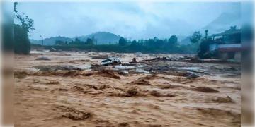 Read more about - Wayanad Land Slide | ওয়েনাডেতে ধসের জেরে মৃতের সংখ্যা বেড়ে ৬৩! প্রাকৃতিক বিপর্যয়ে মৃত ও আহতর পরিবারকে অর্থসাহয্যর ঘোষণা মোদির