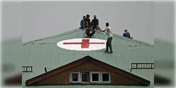 Read more about - Red Cross | যুদ্ধ পরিস্থিতিতে অশান্ত জম্মু-কাশ্মীর, হাসপাতালের ছাদে রেড ক্রস আঁকার নির্দেশ দিলো কেন্দ্র