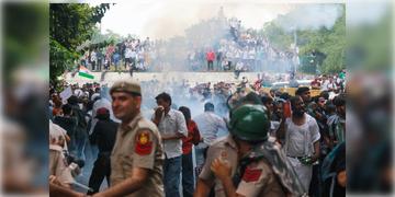 Read more about - Delhi Protest | ২০ জুলাই বিক্ষোভ ঘিরে হিংসার ঘটনায় FIR প্রত্যাহারের সিদ্ধান্ত, 'বিক্ষোভকারীদের বিরুদ্ধে আইনি পদক্ষেপ নয়' ঘোষণা সরকারের