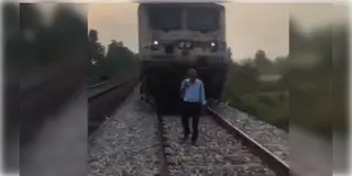 Read more about - Rajdhani Express | ট্রেনে নাশকতার ছক! লোকো পাইলটের সতর্কতায় বড় দুর্ঘটনা থেকে রক্ষা পেলো রাজধানী ও দূরপাল্লার ট্রেন!