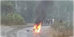 Read more about - মর্মান্তিক পরিণতি! চলন্ত স্কুটিতে হাই টেনশন তার পড়ে অগ্নিপৃষ্ঠ শিক্ষিকা।  