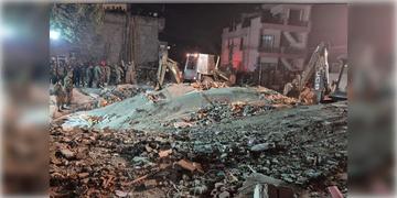 Read more about - Punjab । হুড়মুড়িয়ে ভেঙে পড়লো বহুতল, পাঞ্জাবে মৃত ১, ধ্বংসস্তূপের নিচে আটক বাসিন্দারা, উদ্ধারে এনডিআরএফ