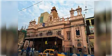 Read more about - Star Theater | পদধূলী পড়েছিল শ্রীরামকৃষ্ণ-ঈশ্বরচন্দ্র-রবীন্দ্রনাথের! সেই 'স্টার থিয়েটারে'র নাম বদল করলেন মুখ্যমন্ত্রী  মমতা