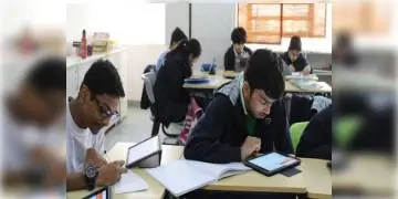 Read more about - করোনা পরিস্থিতিতে এবার উচ্চ মাধ্যমিক পরীক্ষার্থীদের একাংশের দাবি সরকারি ট্যাবে অনলাইন পরীক্ষার