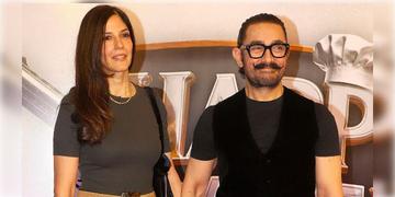 Read more about - Aamir Khan | তৃতীয়বার বিয়ের পিঁড়িতে 'মিস্টার পারফেকশনিস্ট', প্রেমিকা গৌরীর সাথেই গাঁটছড়া বাঁধবেন ষাটোর্ধ্ব আমির