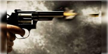 Read more about - পশ্চিম মেদিনীপুরে শুট আউট, গোষ্ঠীকোন্দলের জেরেই গুলি করে খুন এক তৃণমূল কর্মীকে 