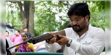 Read more about - স্বস্তির ইস্তফা! বিজেপি সাংসদ পদ ছেড়েই পথের বেঞ্চে শুয়ে ছবি পোস্ট করলেন বাবুল সুপ্রিয়