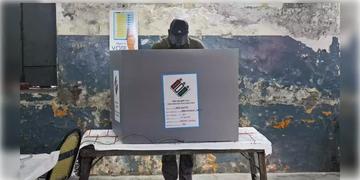 Read more about - Lok Sabha | ২০২৯ লোকসভা ভোটে ৪৬% বাড়ছে বুথ, বিপুল খরচের ইঙ্গিত নির্বাচন কমিশনের!