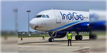 Read more about - IndiGo | খারাপ আবহাওয়া, অবতরণের সময় রানওয়ে ছুঁল ইন্ডিগো বিমানের লেজ! অল্পের জন্য প্রাণরক্ষা যাত্রীদের