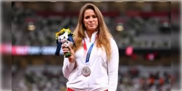 Read more about - শিশুর চিকিৎসায় নিজের একমাত্র পদক নিলামে বিক্রি মারিয়ার, কি ঘটল শেষমেষ!