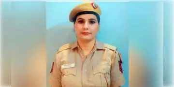 Read more about - লেডি হেড কনস্টেবল সীমা ঢাকার তৎপরতায় উদ্ধার পাচার চক্রে নিখোঁজ ৭৬টি শিশু, ভাইরাল সোশ্যাল-এ !