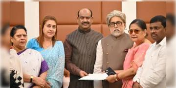 Read more about - NCPI | ডেডলাইন মিস, কেন সাংসদ পদ বাতিল হবে না? জবাব দিতে আরও সময় চাইলেন সুদীপ-কাকলিরা
