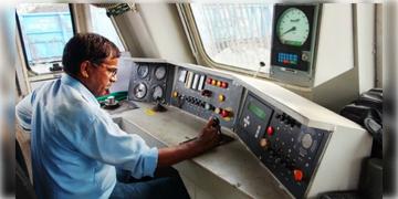 Read more about - Indian Railways | রেলওয়েতে ১০,০০০ কর্মী নিয়োগ! কিভাবে আবেদন করবেন? কারাই বা যোগ্য? জেনে নিন