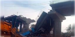 Read more about - MP Bridge Collapsed | পুণের পর মধ্যপ্রদেশ, সেতু ভেঙে গুরুতর আহত ৬ জন! আশঙ্কাজনক অবস্থা ২জনের!