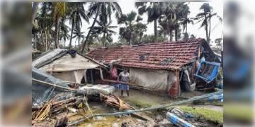 Read more about - রাজ্য সরকারের তৎপরতায় ঘূর্ণিঝড় 'যশ'-এ ক্ষতিগ্রস্তদের ব্যাঙ্ক অ্যাকাউন্টে পৌঁছল ২৩ কোটি