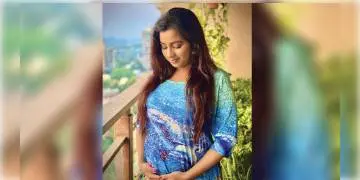 Read more about - বৃহস্পতিবার সকালে নিজের টুইটারে সুখবর দিলেন সঙ্গীতশিল্পী শ্রেয়া ঘোষাল, জানালেন মা হতে চলেছেন তিনি
