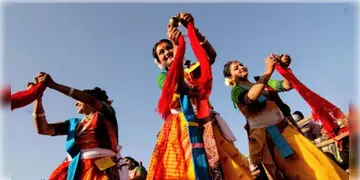 Read more about - Shantiniketan | সোনাঝুরি হাট সংলগ্ন এলাকায় আবির খেলায় নিষেধাজ্ঞা! বিজ্ঞপ্তি প্রকাশ করলো বনদপ্তর!